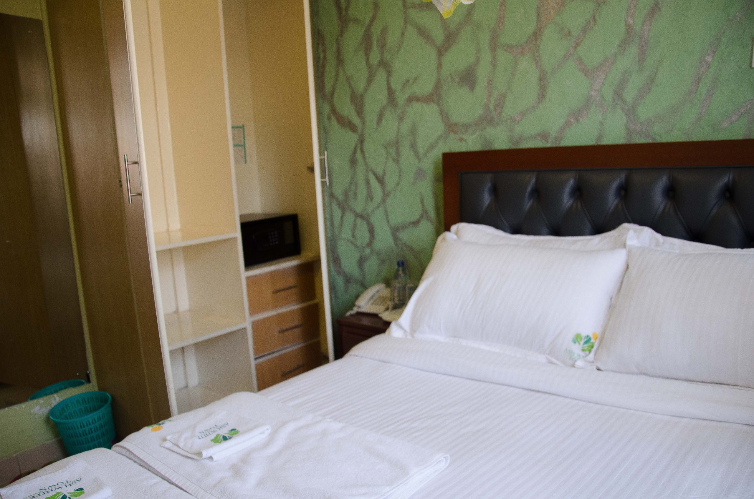 Double Bed Rooms - Image 6